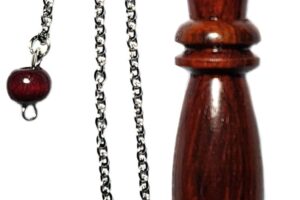 Péndulo KARNAK fabricado artesanalmente en madera exótica de Brasil muy dura, perfecto para trabajos de radiestesia, sanación, limpieza y adivinación.