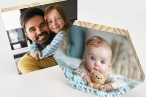 Cuadro personalizado de Sobremesa con Foto en madera natural – Marco de Fotos Personalizable, Regalo Único y Decorativo para Hogar y Oficina (Cuadrado 20×20 cm., 1 unidad)