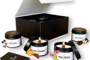 SORILINA Pack Velas Aromáticas con Cerillas y Caja Regalo, 4 Velas Pequeñas de Soja y Mecha de Madera, Set para Regalo, Hecho a Mano en España, 80gr/u 20h/u (4 Aromas) [Clase de eficiencia energética A]